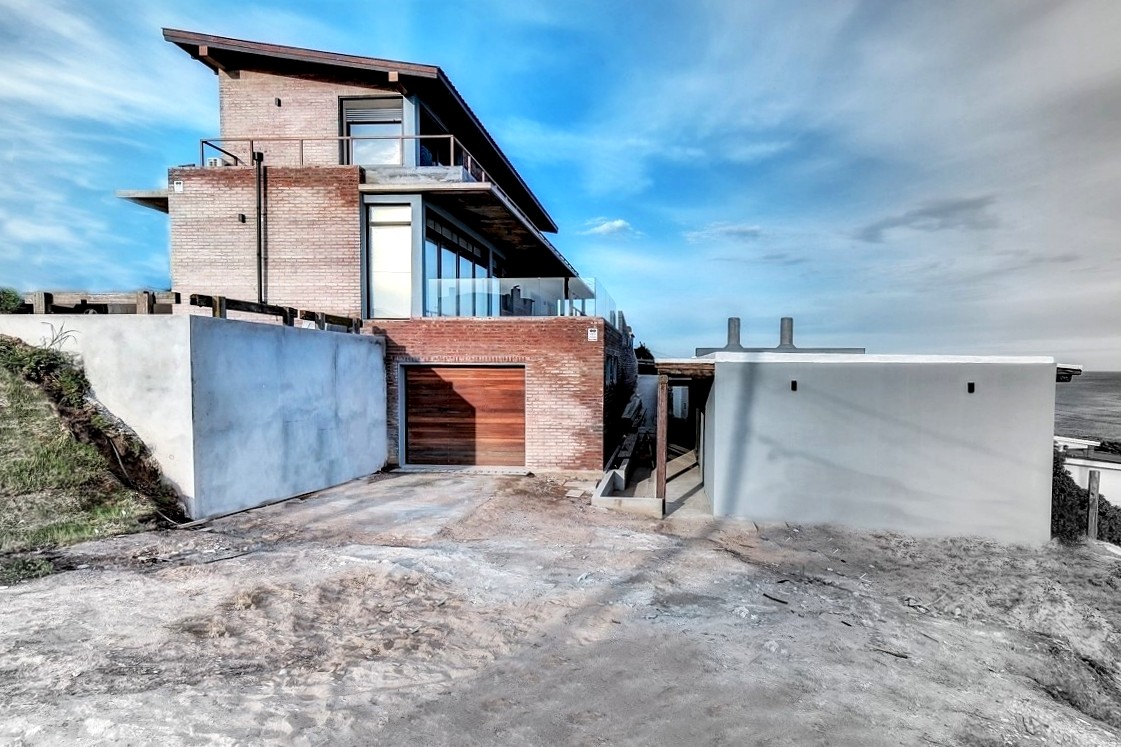 Vivienda con sistema mixto en Punta Colorada