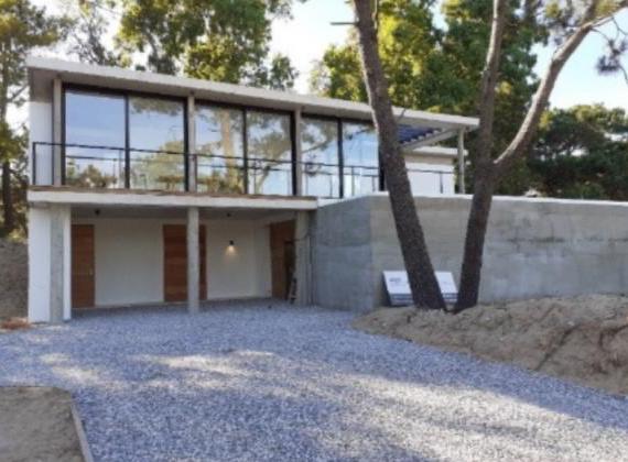 Vivienda de hormigón y ladrillo retak